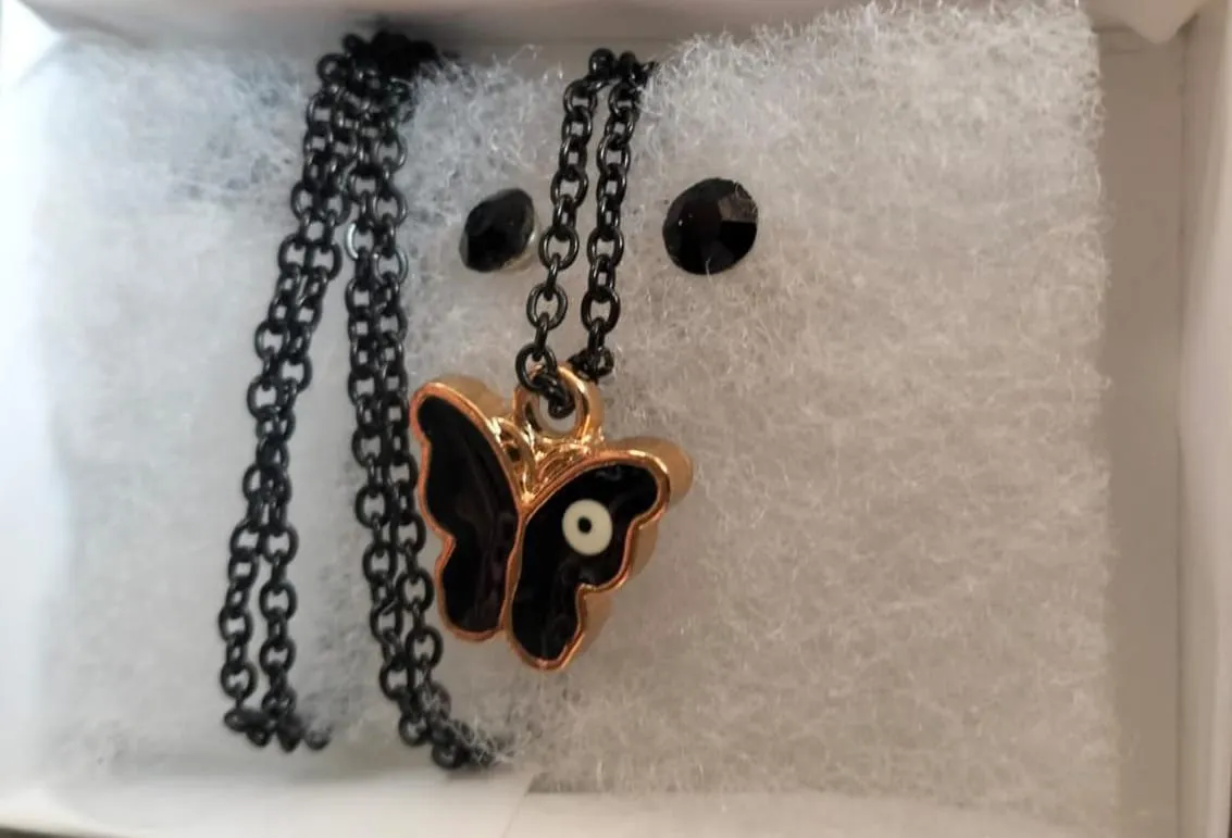 Imagen de Mariposa Negra Collar de Moda | Accesorio Elegante y Exclusivo