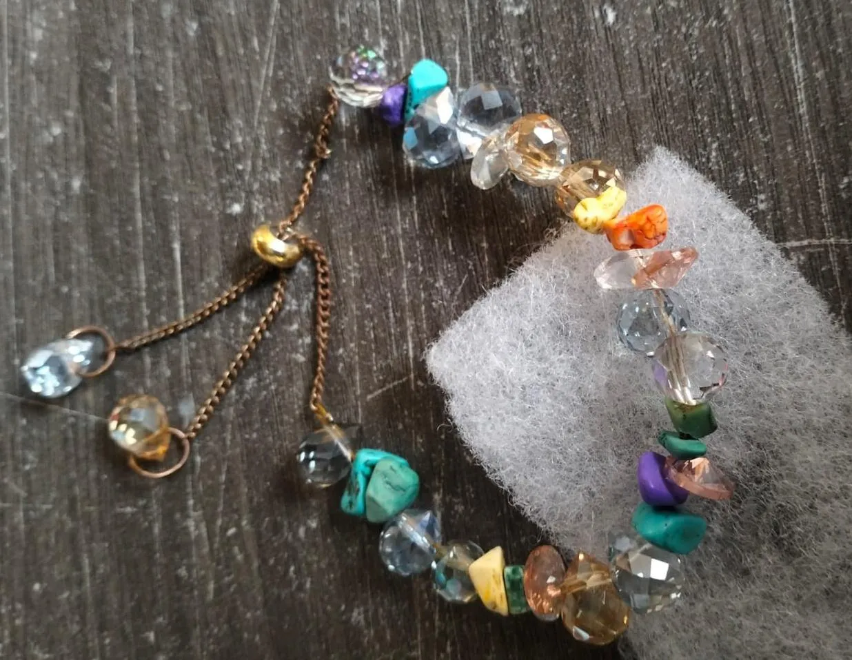 Imagen de Pulsera de Piedras Energéticas Original | Diseño Único y Terapéutico